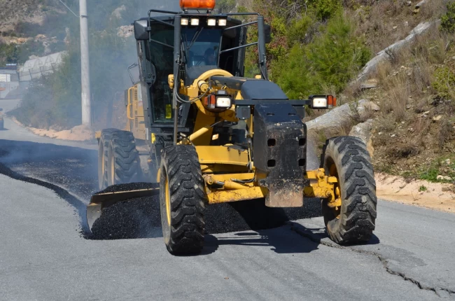 Antalya Büyükşehir'den Alanya'da yol yapım çalışması