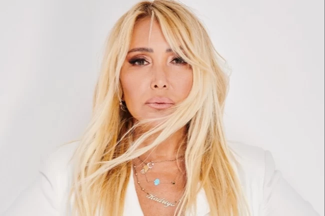 Yonca Evcimik "90'lar Ekspresi" için kampa girdi