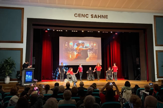 Kocaeli'de "Engelsiz Sanat" büyüledi