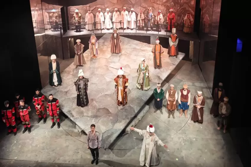 "Sinan" rüzgârı, Kocaeli Şehir Tiyatroları ile İstanbul'da esiyor