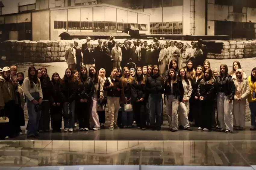 Kocaeli'de İskeçeli gençler şehri keşfetti