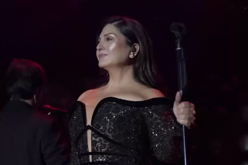 Sibel Can'dan İstanbul gecelerine ışıltılı start