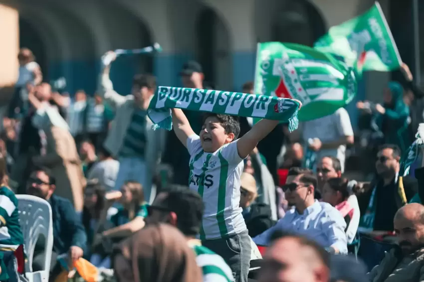 Millet Bahçesinde dev ekranda Bursaspor coşkusu