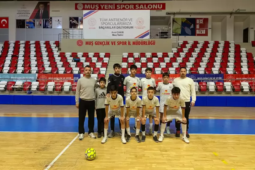 Mardin Kasımiye Ortaokulu Futsal Takımı, Muş'ta şampiyon oldu!