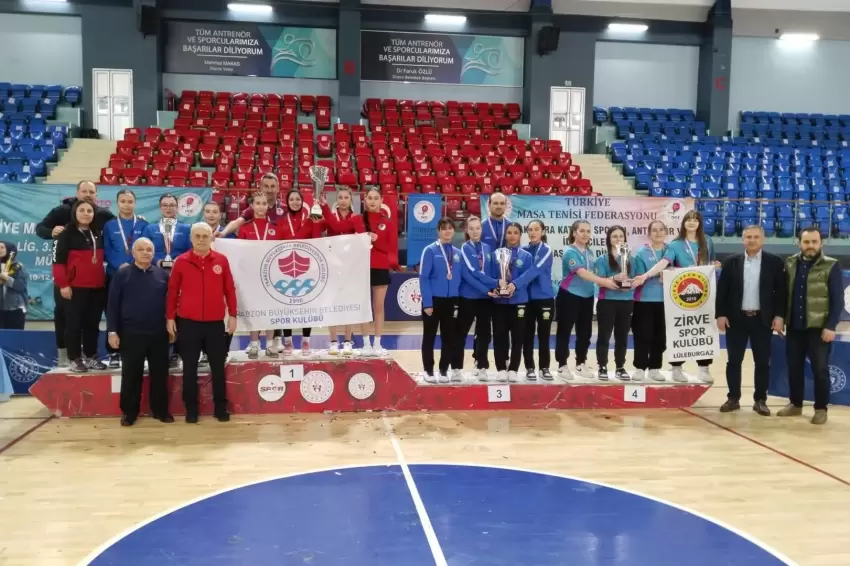 Trabzon'un Kadın Masa Tenisi Takımı şampiyon oldu