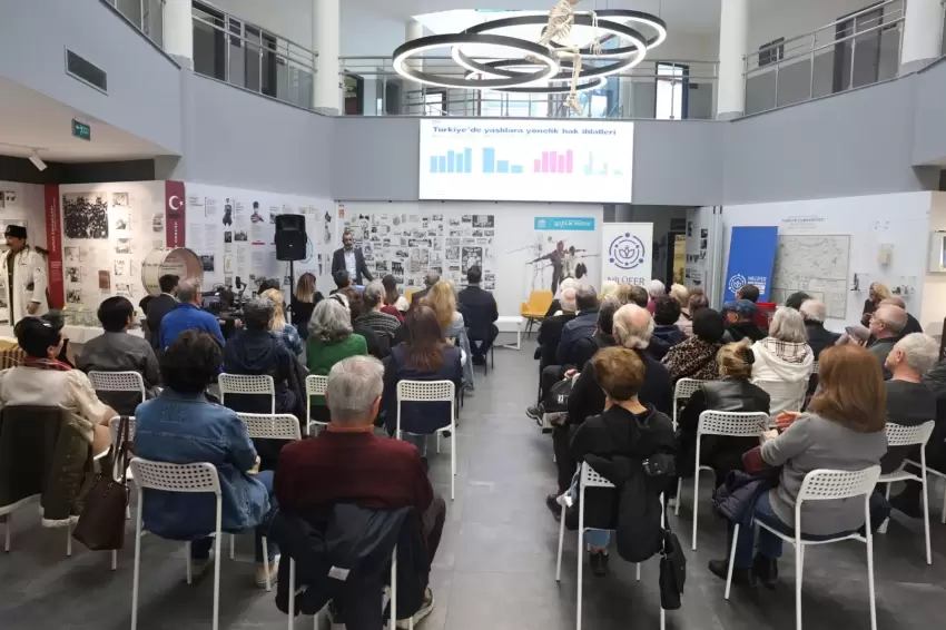 Bursa Nilüfer'de yaşlanma politikaları tartışıldı