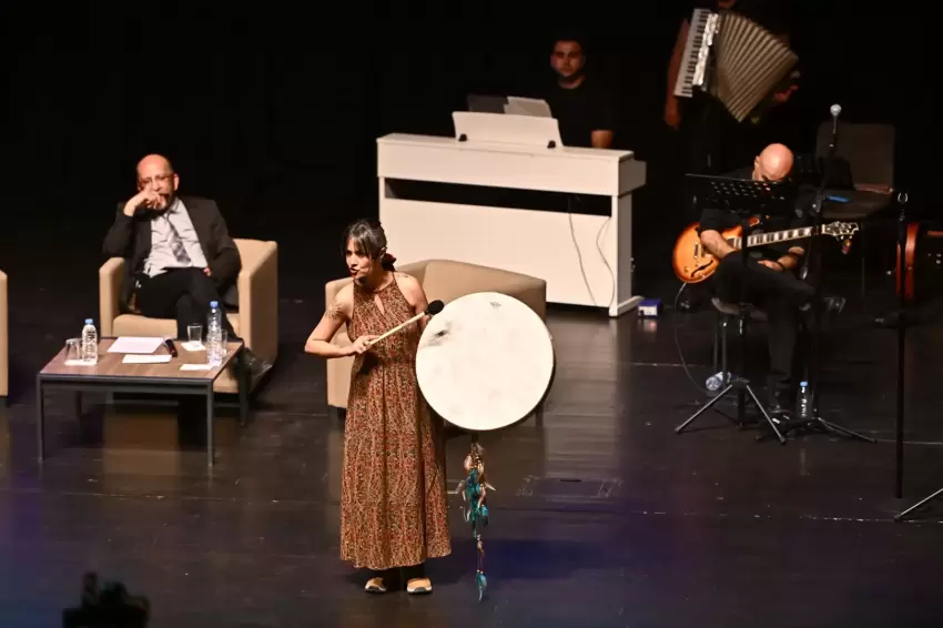 Muratpaşada şiir ve müzik dolu gece