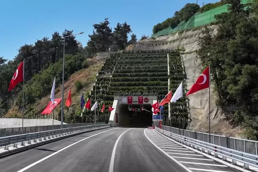 Bakan Uraloğlundan Bursa paylaşımı... Doğancı Tüneli ile Bursaya nefes aldırdık