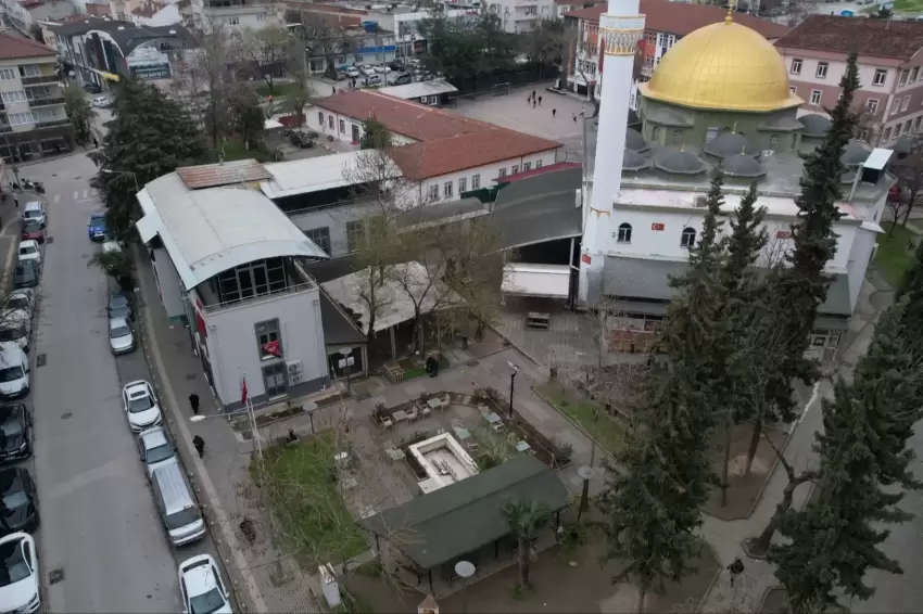 Bursa Nilüferde İhsaniye Eski Köy Meydanına modern dokunuş