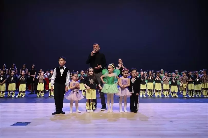 Denizlide 23 Nisan etkinlikleri miniklerle başladı