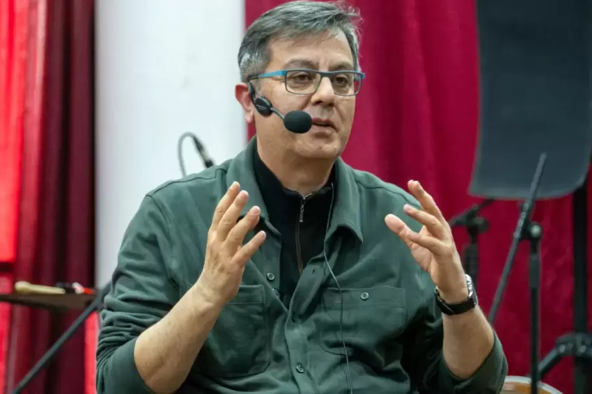 Manisada Ahmet Büke Gördesli okurlarıyla buluştu