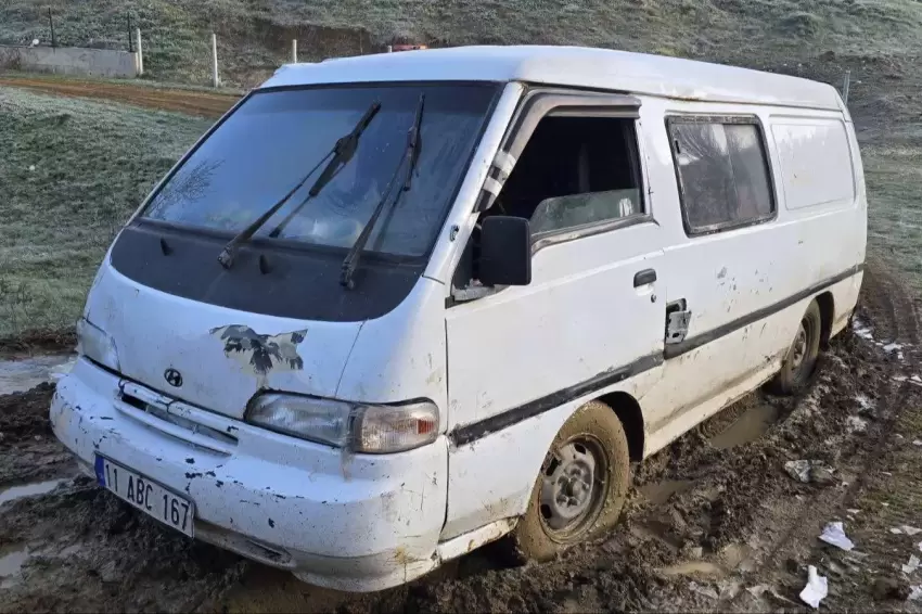 Bilecik Pazaryeri'nde kaçak orman emvaline suçüstü!