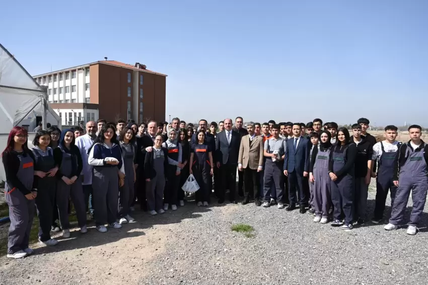 Konyada Milletvekili Baykan ve Başkan Altay lise öğrencileriyle buluştu