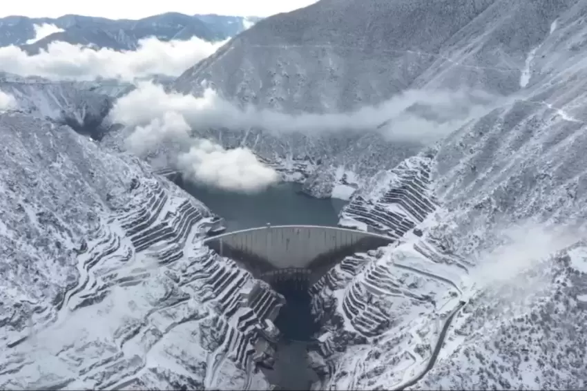 DSİ: Deriner Barajı 2025'te rekor elektrik üretti