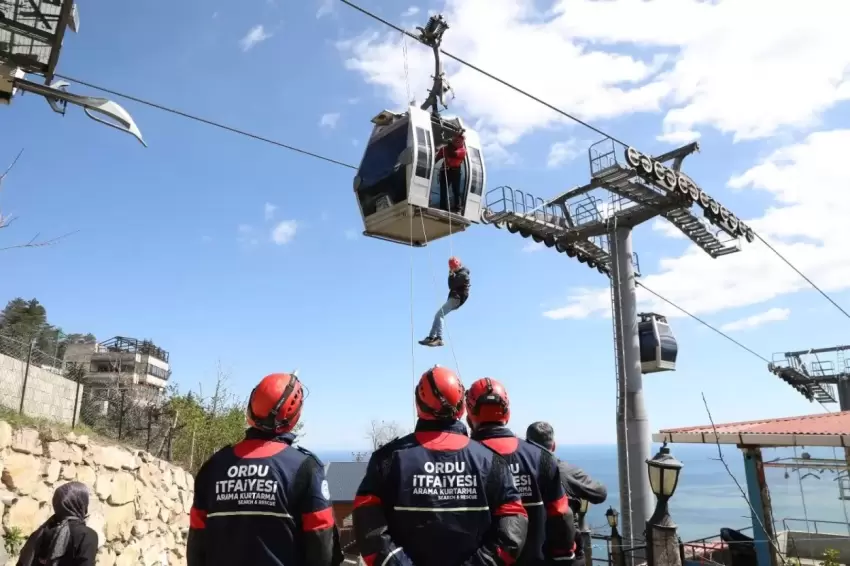 Orduda teleferik hattında nefes kesen kurtarma tatbikatı
