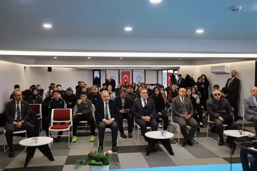 Kayseri Talas'ta Alev Alatlı Okumaları zamanı