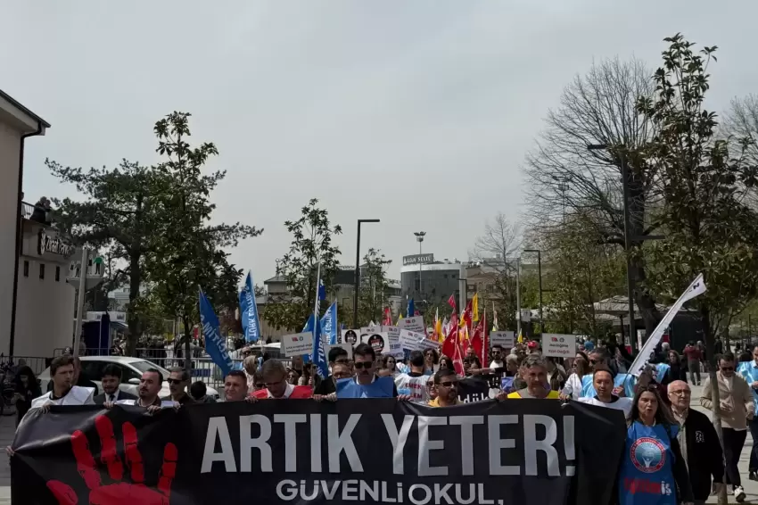 Okullarda şiddete tepki Düzcede eğitim sendikalarından yeter çağrısı