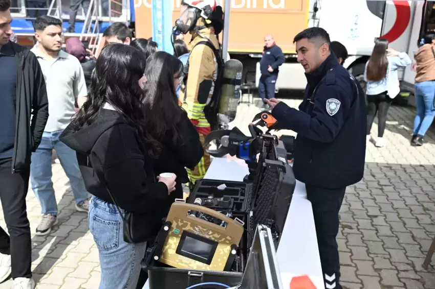 Manisa Büyükşehirden Afetlerde İnsan Olmak sempozyumuna destek