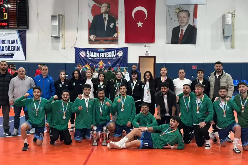 AİÇÜ Futsal Takımları ÜNİLİG'de Türkiye ikincisi