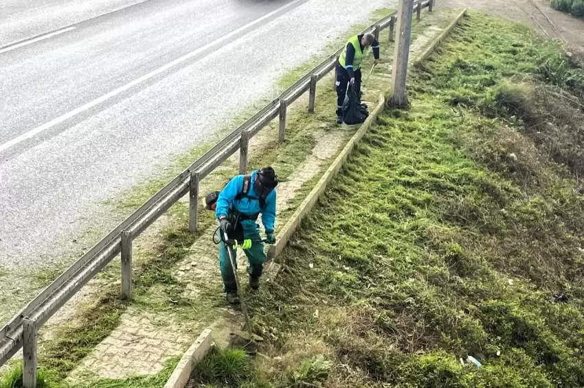 Kocaeli'de yol ve kaldırımlarda temizlik seferberliği