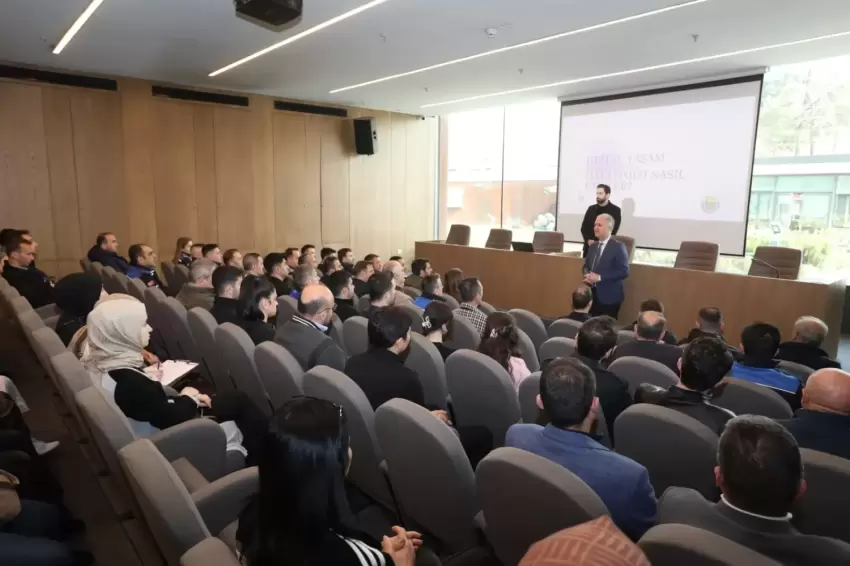 Bursa İnegöl'de personeline "Sağlıklı Dijital Yaşam Ve Ekran Kullanımı Yönetimi" eğitimi