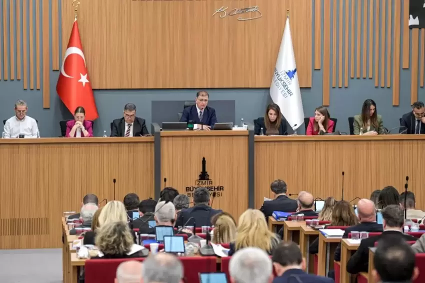 Başkan Tugay: İzmir dezenformasyon baskısı altındadır