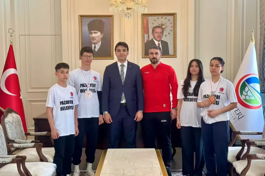 Şampiyonlar Pazaryeri'nin gururu oldu