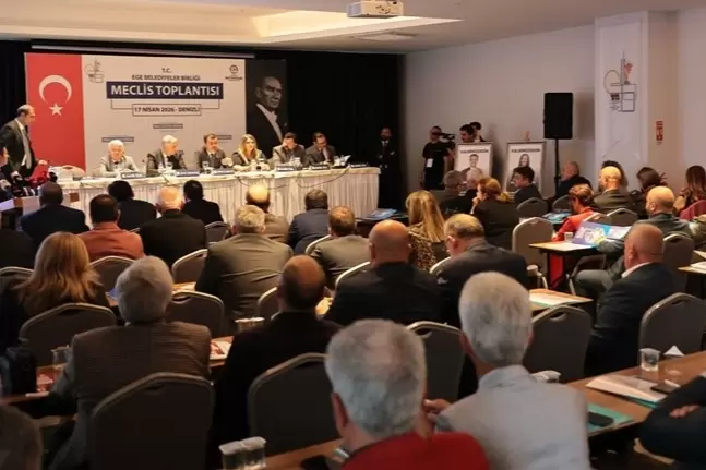 Ege Belediyeler Birliği'nde Başkan Çavuşoğlu güven tazeledi