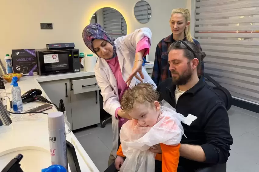 Minik Kaan ilk tıraş heyecanını Goncada yaşadı