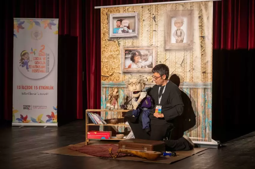 Bornova'da çocuk tiyatrosuna yoğun ilgi
