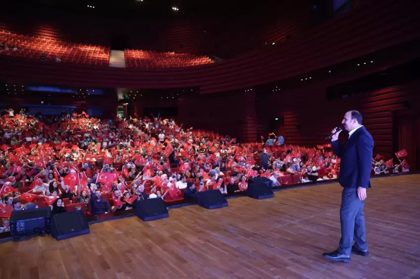Konya'da minik okurlara kitap şöleni