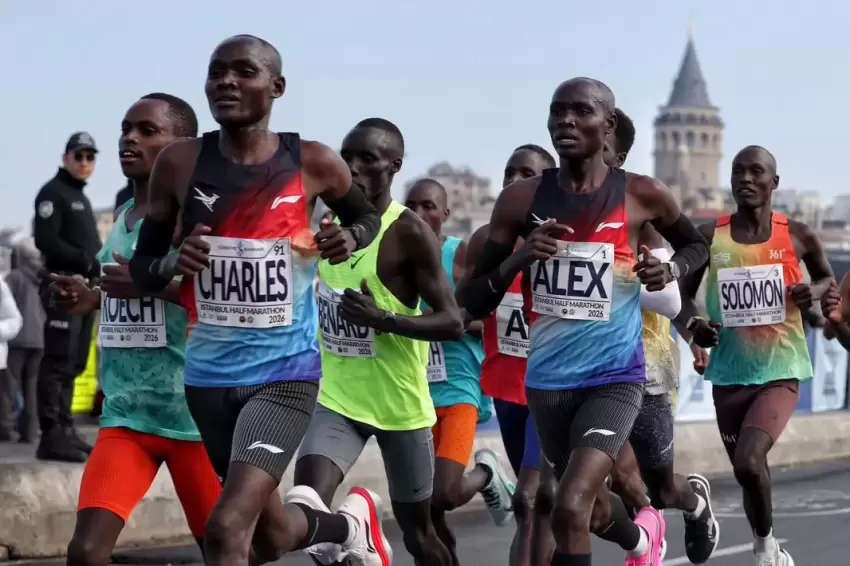 21. İstanbul Yarı Maratonuna ikizler damgası