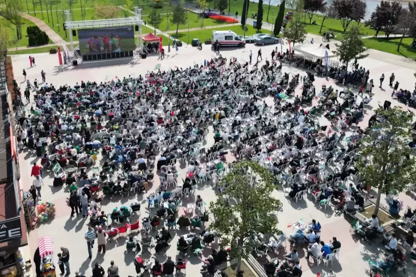 Bursasporun şampiyonluk coşkusu Büyükşehirle yaşandı