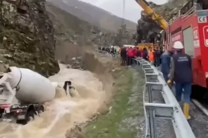 Bitlis Hizan'da beton mikseri kazası