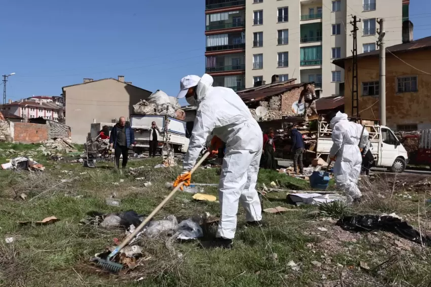Sivas'ta izinsiz atık alanlarına müdahale