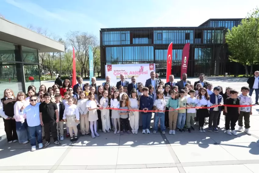 Bursa İnegöl'de minik sanatçılardan 23 Nisan özel sergisi