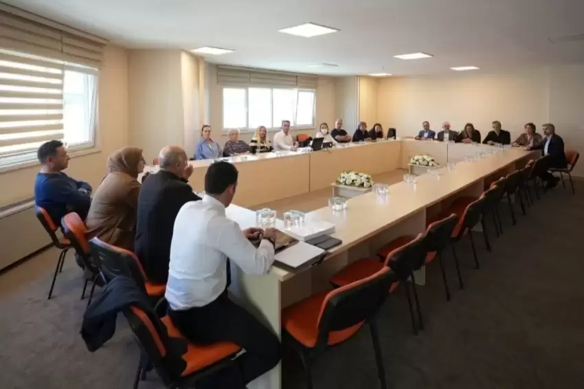 İstanbul Maltepede yetkilileriyle muhtarlar bir araya geldi