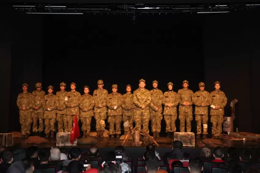Erzurum'da Çanakkale ruhu sahneye taşındı
