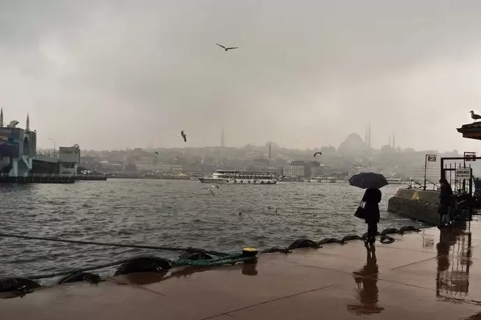 AKOM'dan İstanbul için kuvvetli uyarı! Cuma'ya kadar sürecek