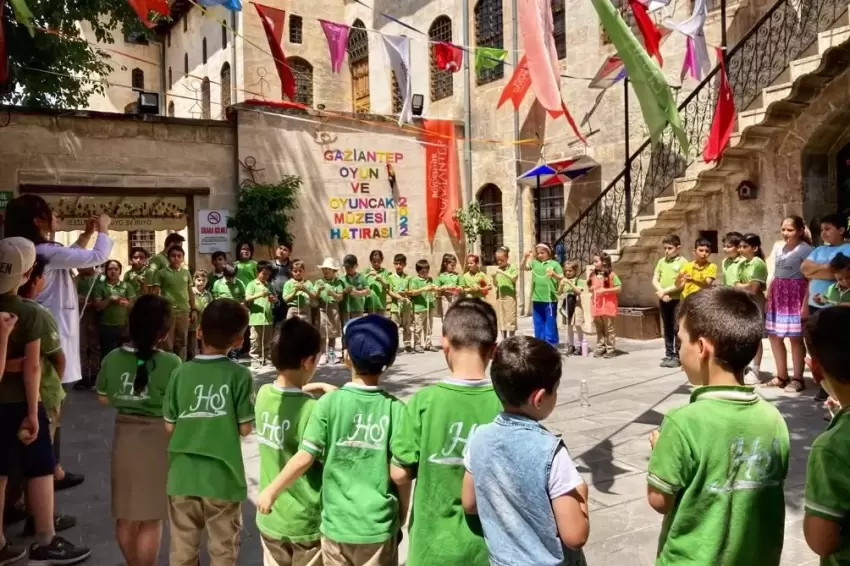 Gaziantep Büyükşehirden 23 Nisanda anlamlı jest