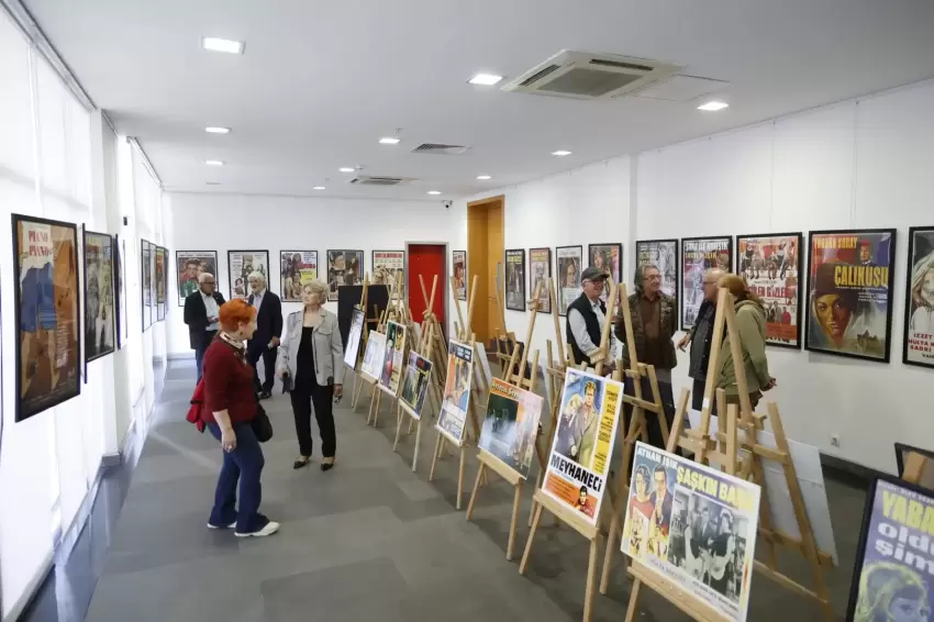 Antalyalılar Yeşilçam afişleriyle zamanda yolculuğa çıkıyor