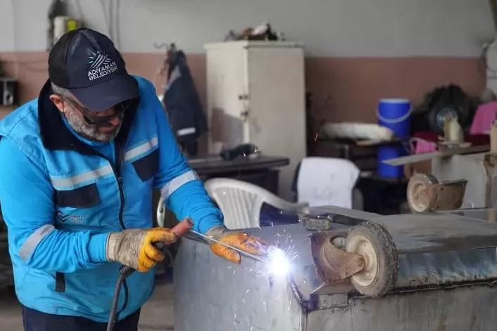 Hurdalar çöp konteyneri oldu