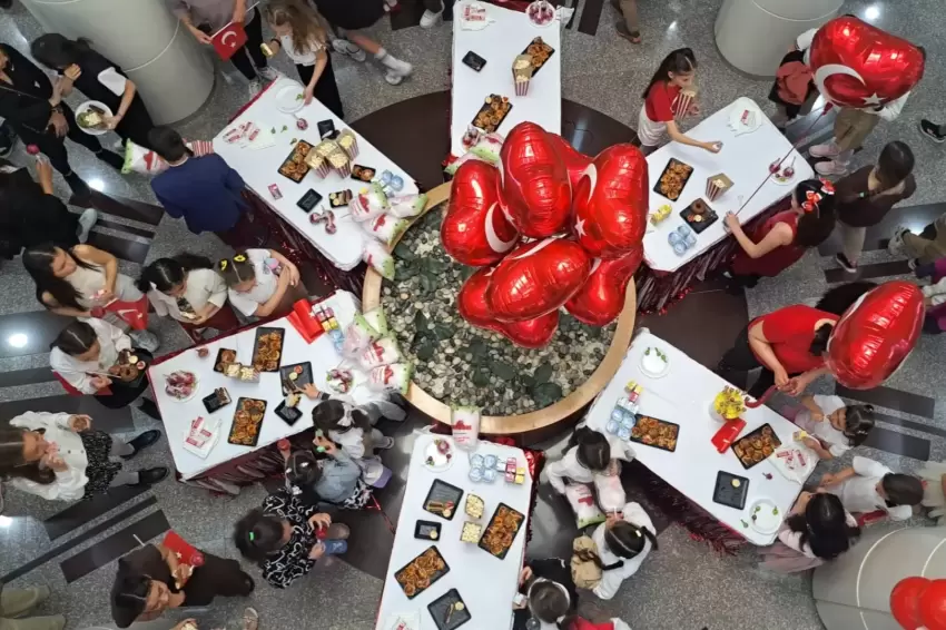 İzmir Bornovada o ruh çocukların sesiyle yükseldi