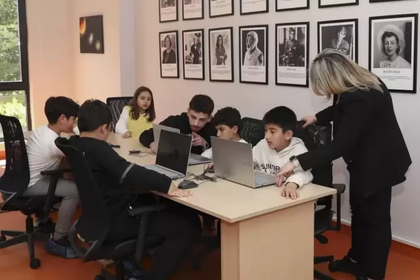 Mersinde çocuklar hem düşünüyor hem üretiyor