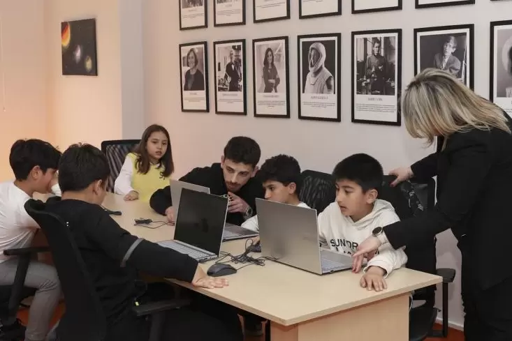 Mersin Büyükşehir çocuklara teknolojiyi öğretiyor