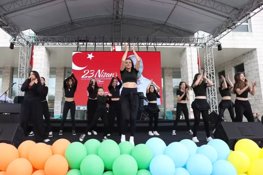 Nilüfer'de Cumhuriyet Meydanı çocukların oldu