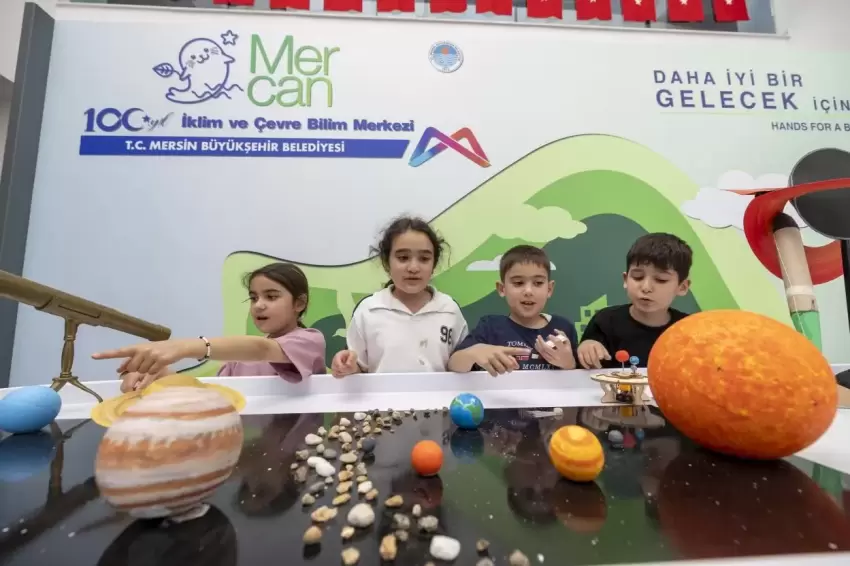 Mersin'de çocuklar bilim ve doğayla bayramı kutladı
