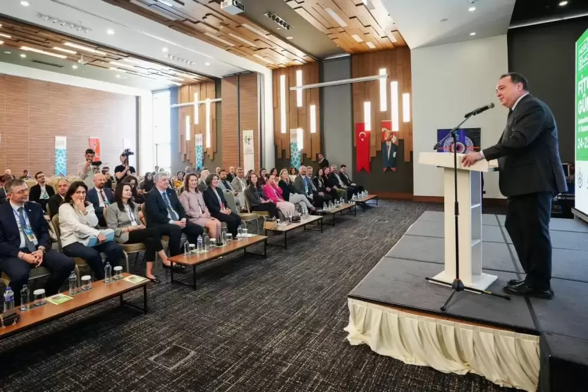 Mesir'in Şifa Mirası Bilimle Buluştu: Manisa'da Fitoterapi Günleri Başladı