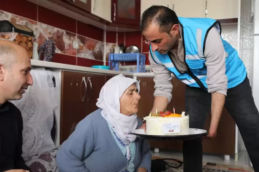 Besra Nineye sürpriz doğum günü