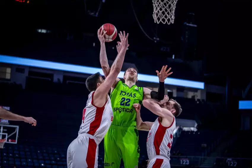 Tofaş 28. haftada parkeden mağlup ayrıldı